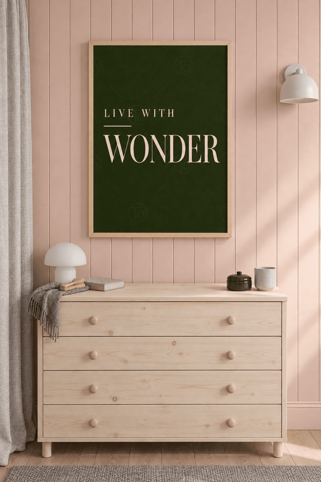 Live With Wonder — Koyu Yeşil Zeminde Yazı