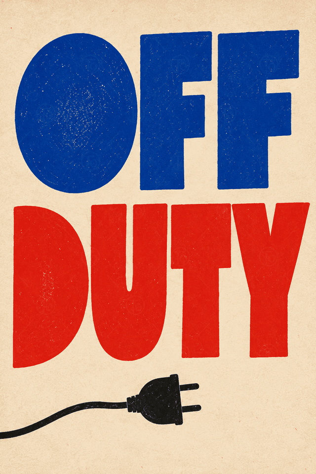 Off Duty — Mavi Kırmızı Blok Harfler ve Fiş