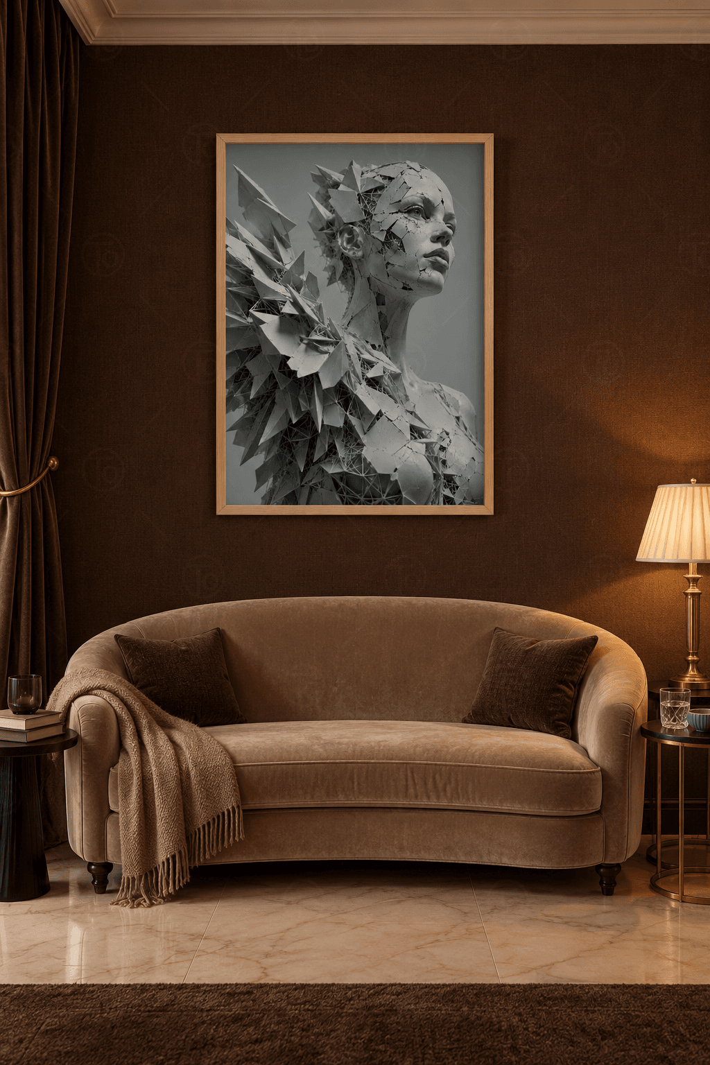 Ahşap çerçeveli heykelsi kadın portresi tablosu — gri zeminde çatlak beyaz yüz ve kanat gibi açılan köşeli levhalar
