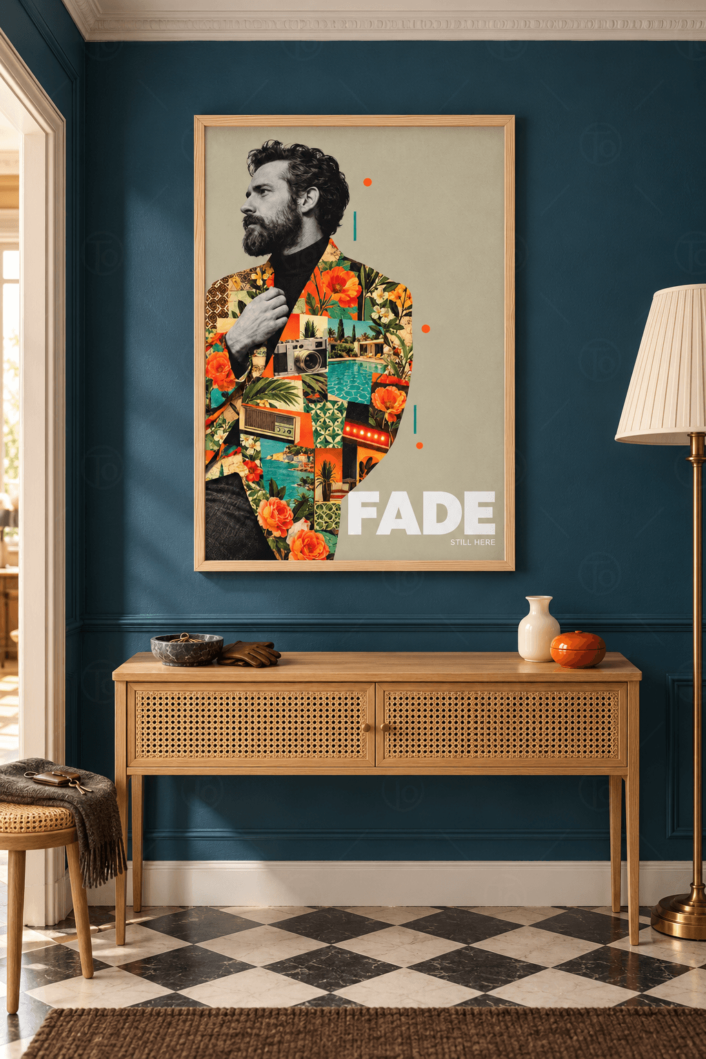 Ahşap çerçeveli tipografik kolaj tablosu — Fade yazısı ve ceketi çiçek, havuz ve vintage objelerden oluşan sakallı adam
